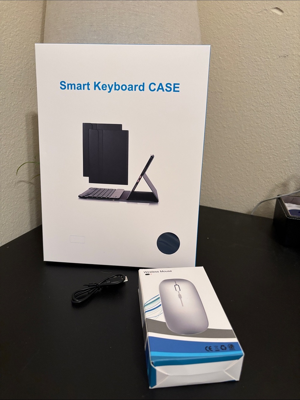 Smart Keyboard Case with Wireless Mouse and Stylus